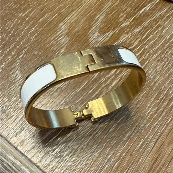 Gold and White Hermes Style Bracelet - Picture 2 of 8